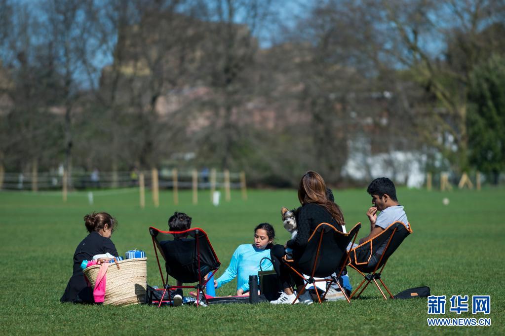 英国英格兰地区开始逐步放宽“禁足”措施