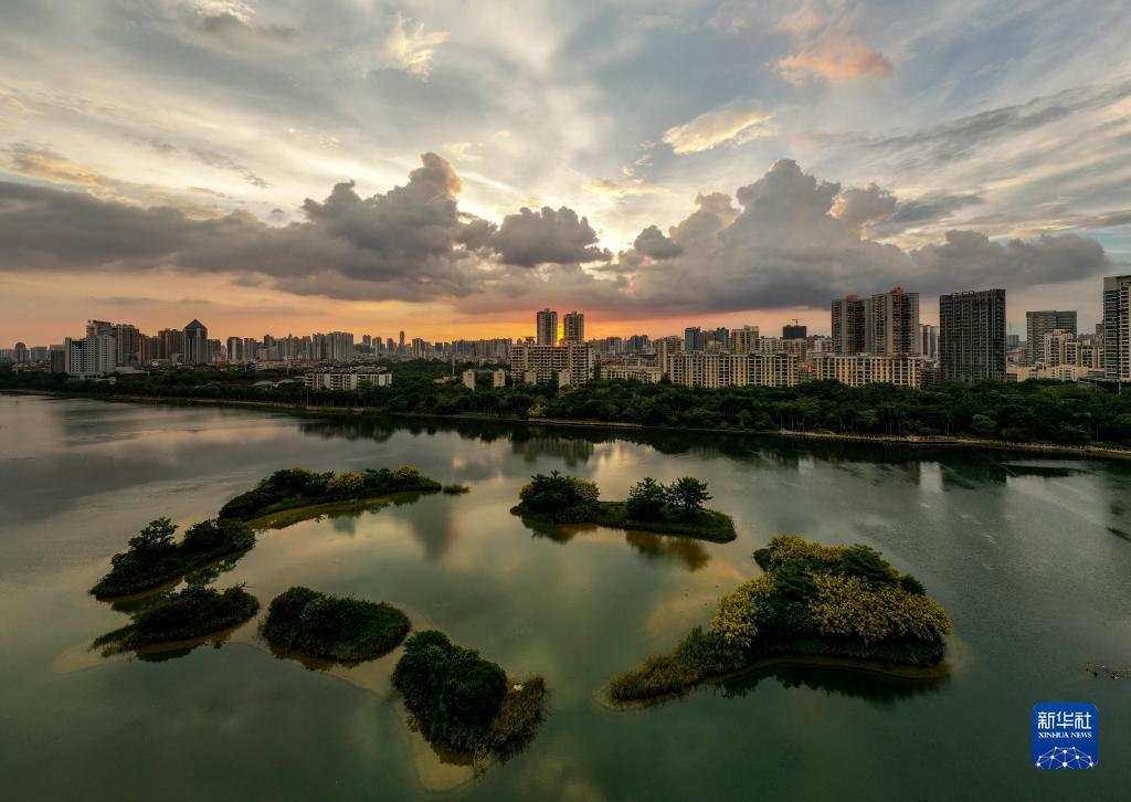 南宁：雨后晚霞