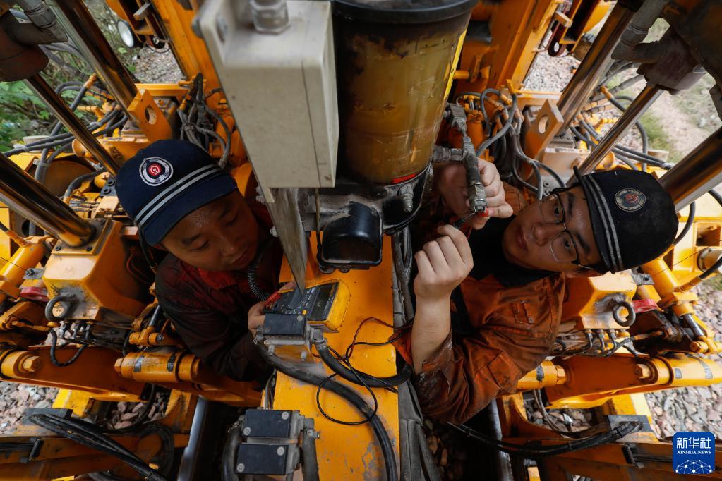 铁路大篷车人的忙碌假日