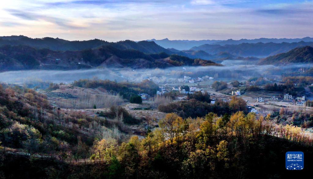 自然山水中的秦岭小城