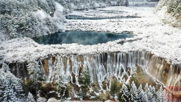 左手雪景 右手彩林 与初冬的九寨沟开启时空浪漫之旅