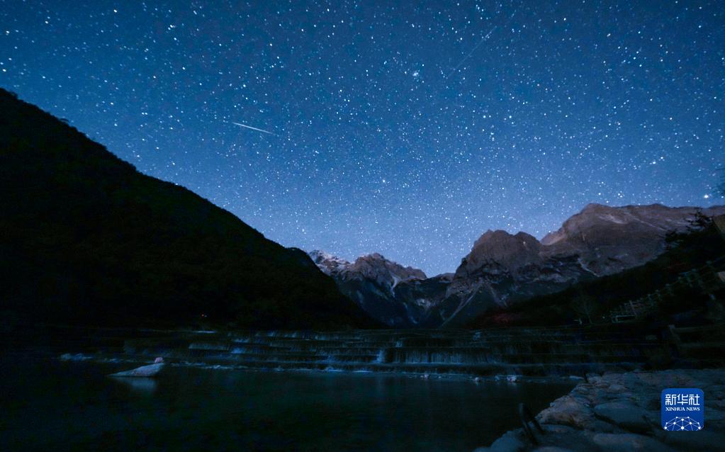 一起来看双子座流星雨