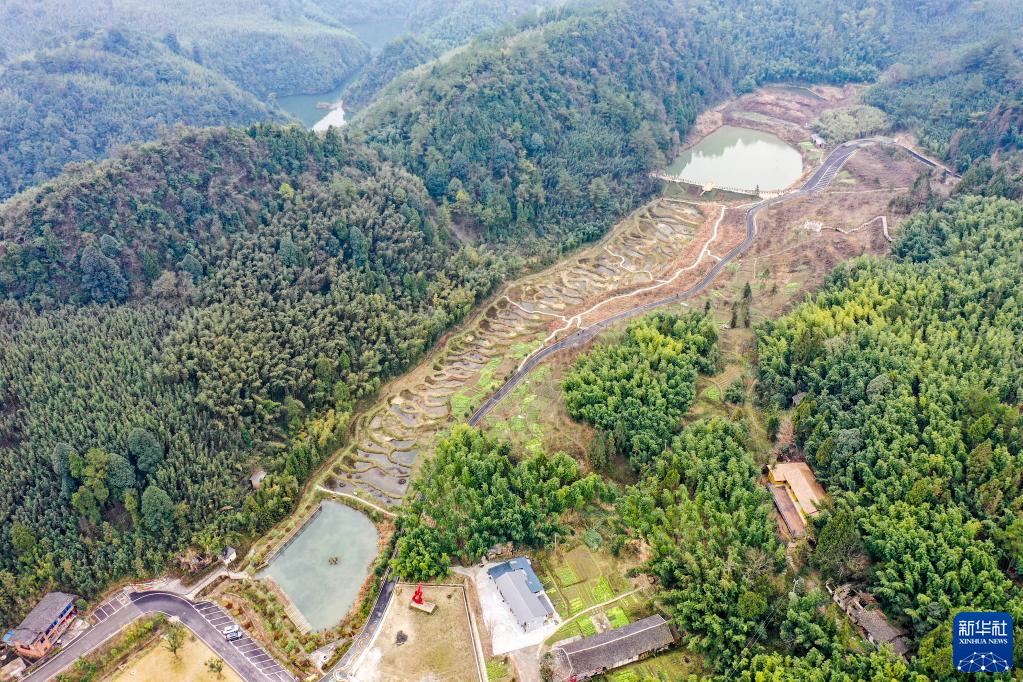 重庆梁平：矿山变景区 竹山成金山