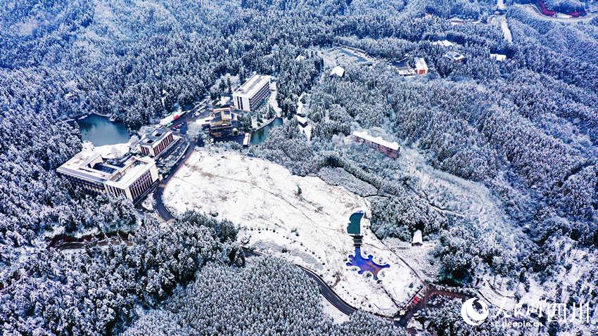 四川洪雅：飞雪迎春到 瑞雪兆丰年