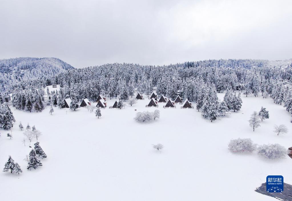 重庆武隆：“冰雪世界”引客来