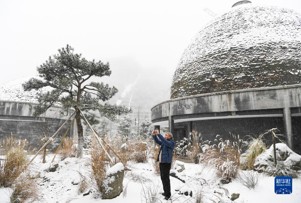 重庆武隆：“冰雪世界”引客来