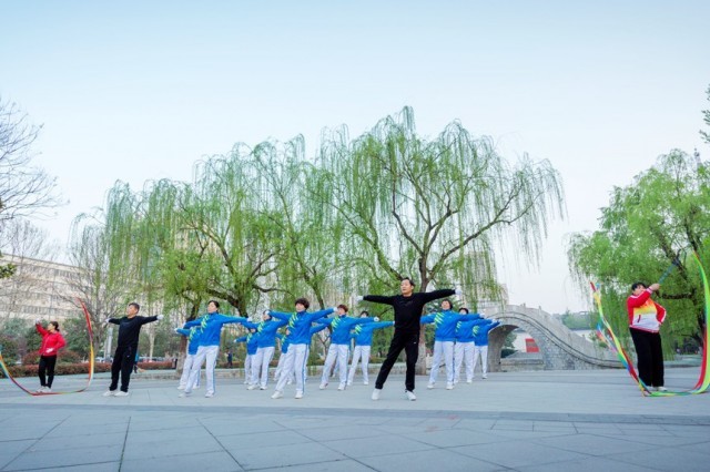 河南汝阳:繁花似锦满眼春 山水汝阳,生态宜居。康向东摄