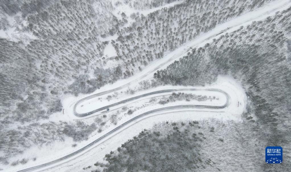 塞罕坝邂逅春雪 变身冰雪世界