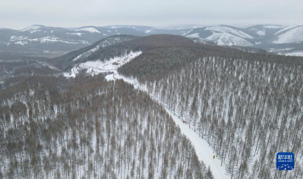 塞罕坝邂逅春雪 变身冰雪世界