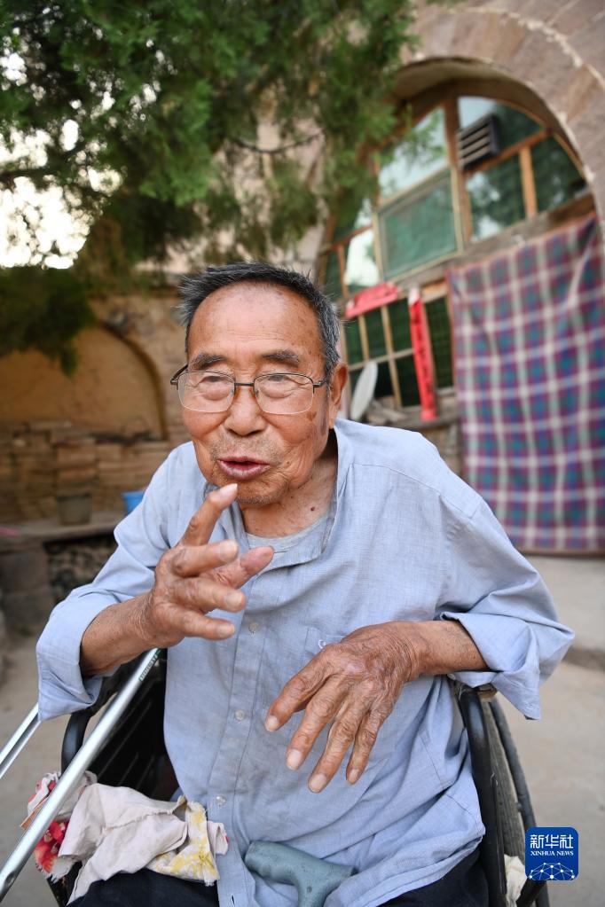 黄土高原上的古老石城