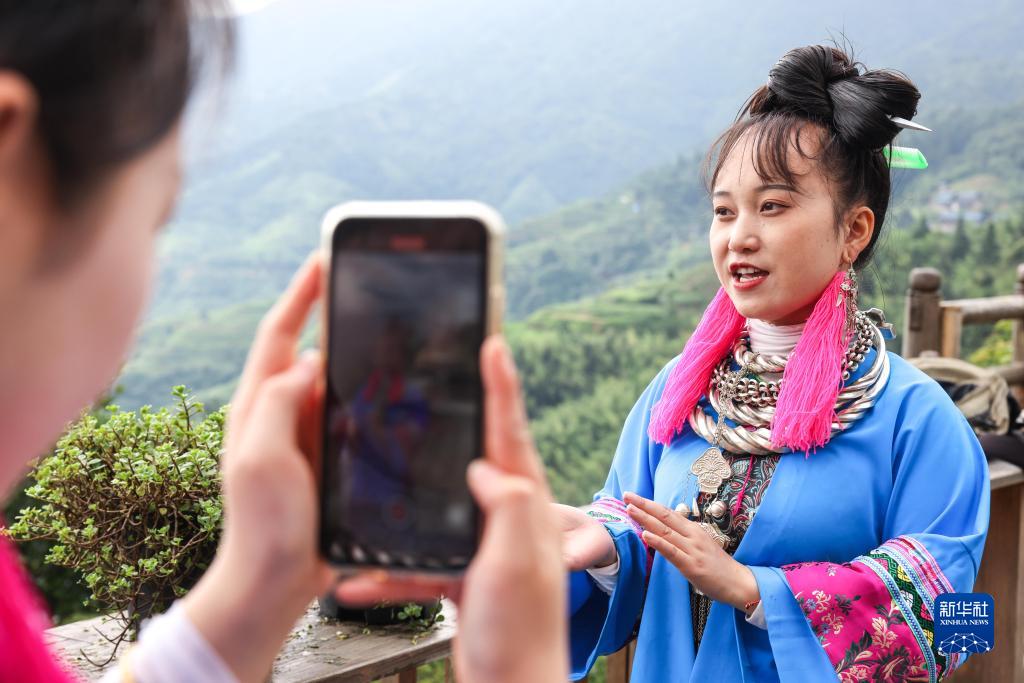 我从月亮山里来