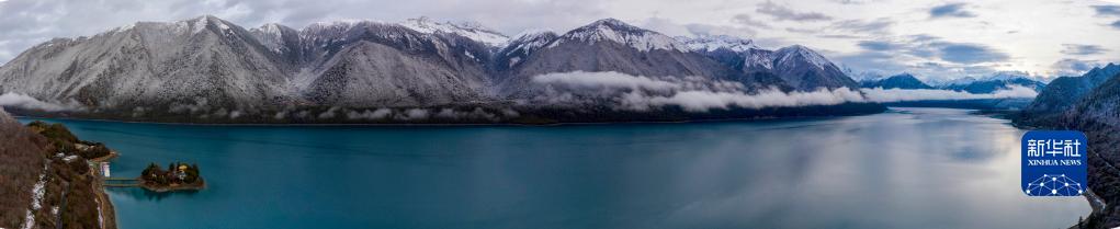 雪后巴松湖