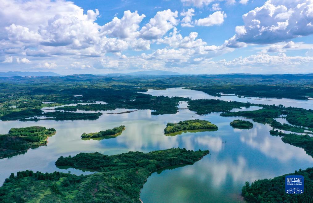 湖南桂阳：碧水蓝天湿地美