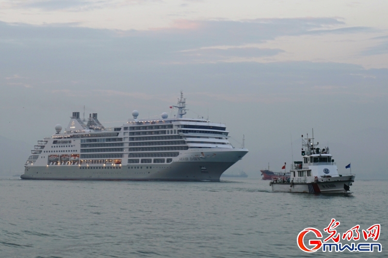 厦门迎来2025年首艘访问港国际邮轮 开启新一年邮轮航季 厦门迎来2025年首艘访问港国际邮轮 开启新一年邮轮航季