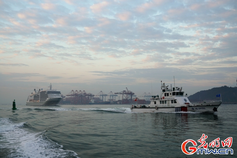 厦门迎来2025年首艘访问港国际邮轮 开启新一年邮轮航季 厦门迎来2025年首艘访问港国际邮轮 开启新一年邮轮航季