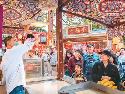 本土主题公园劲吹“国潮风”