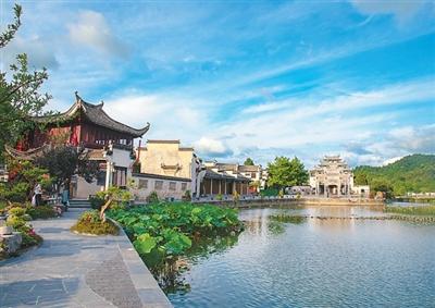 安徽西递:“村味”美食醉游人