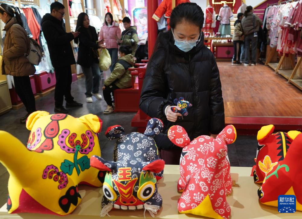 中原文旅“大餐” 体验十足年味