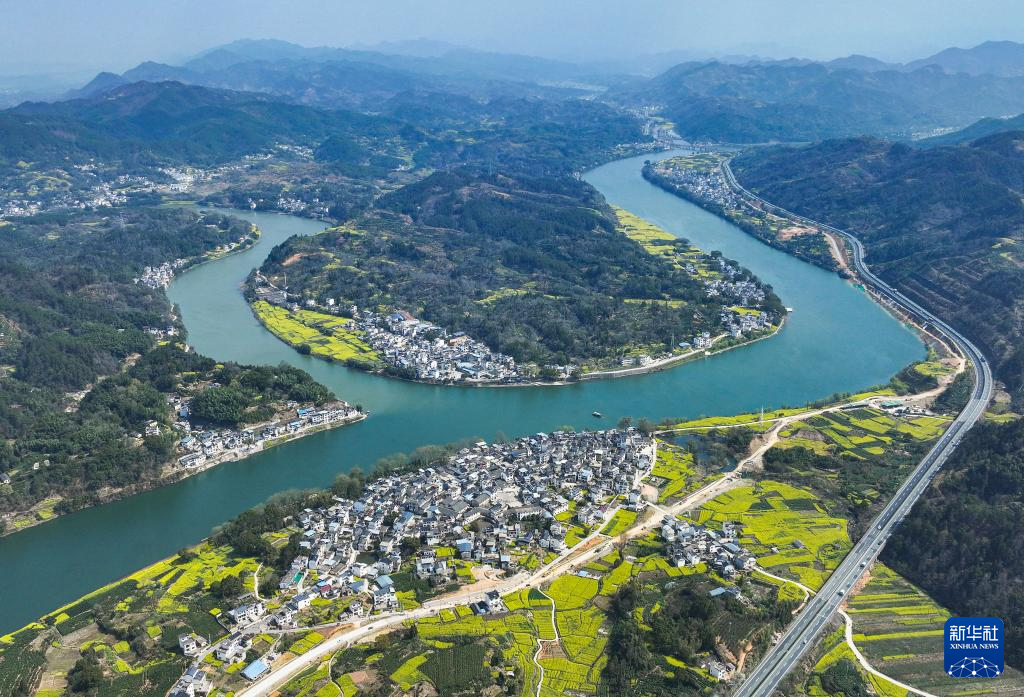 安徽歙县:山水此相逢 古韵展新姿