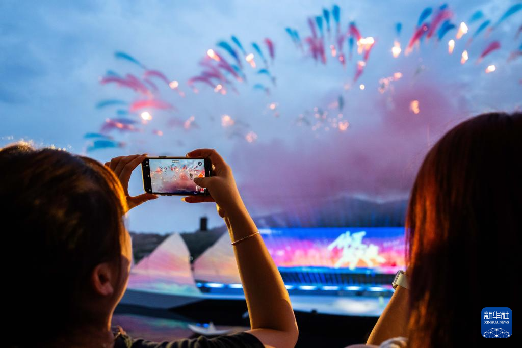 湖南浏阳:盛夏假日赏烟花