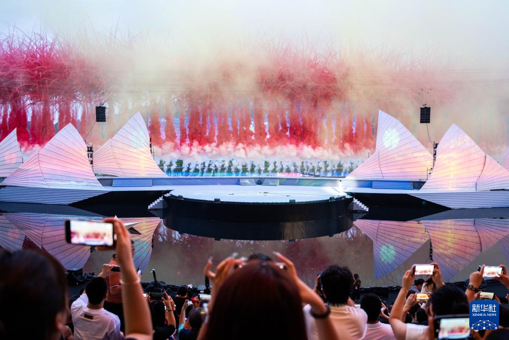 湖南浏阳:盛夏假日赏烟花