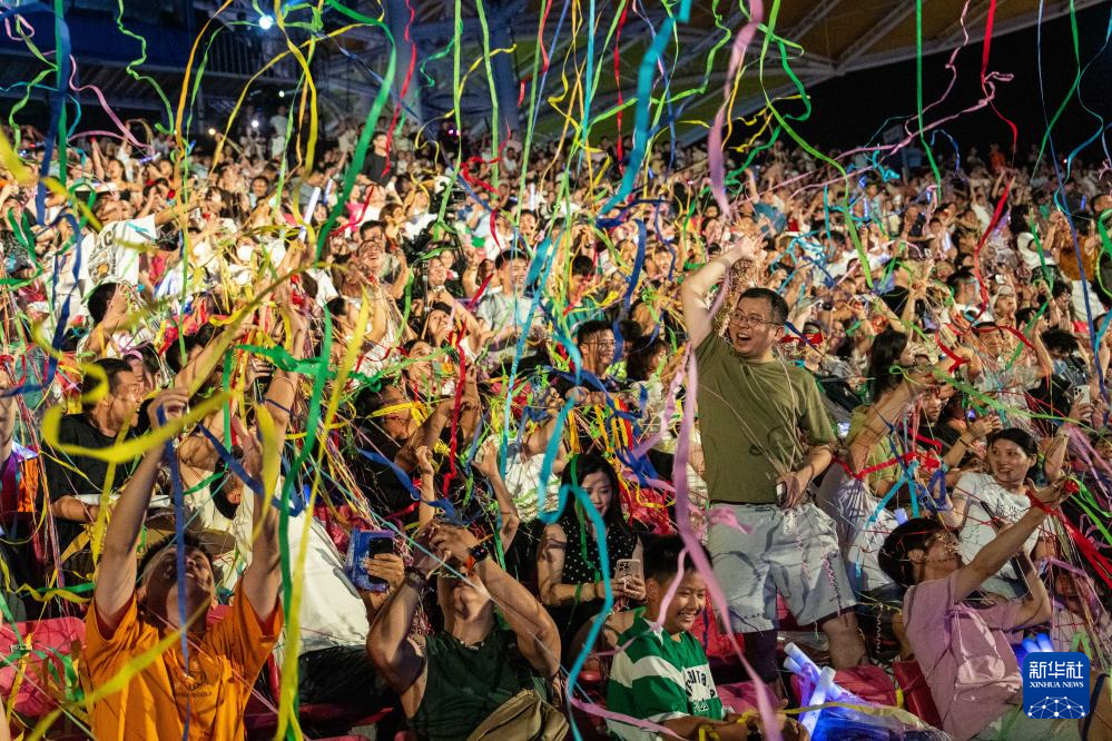 湖南浏阳:盛夏假日赏烟花