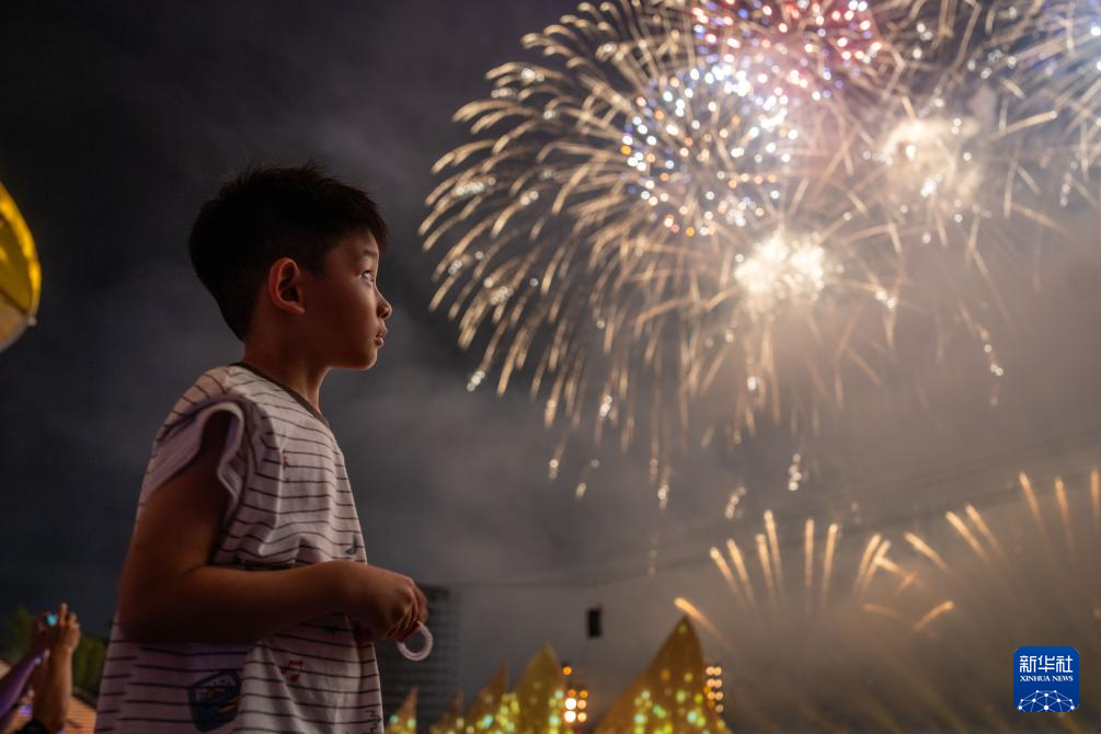 湖南浏阳:盛夏假日赏烟花
