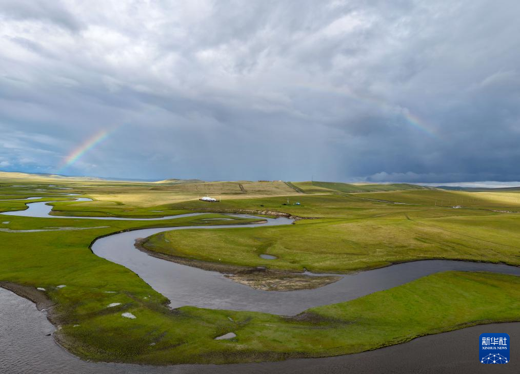 秋染陈巴尔虎草原