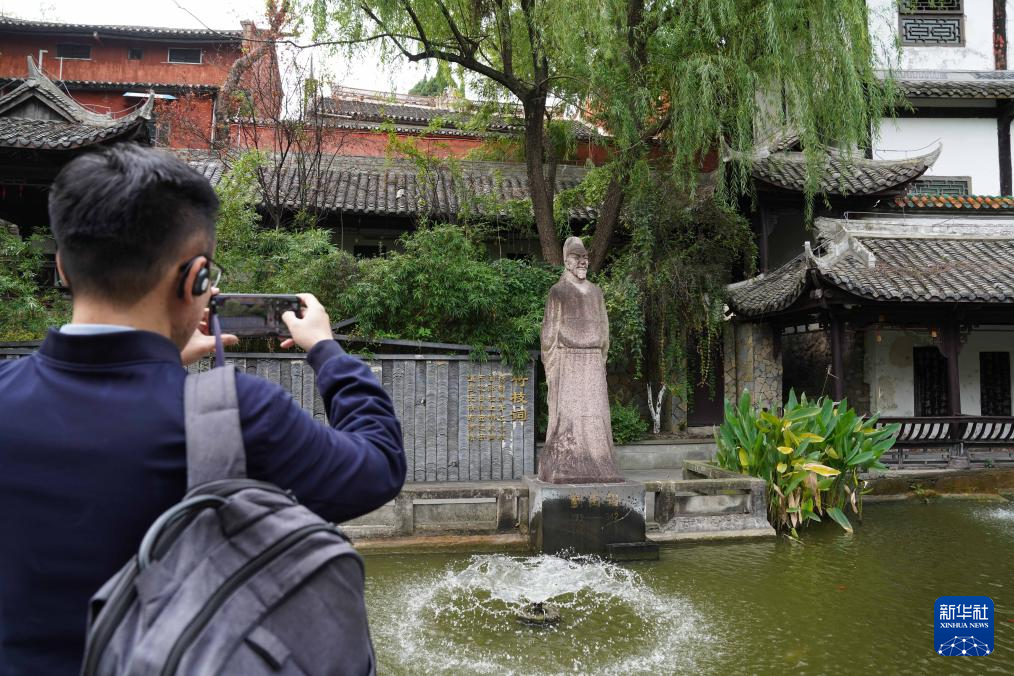 重庆奉节:“诗城”风光引游人