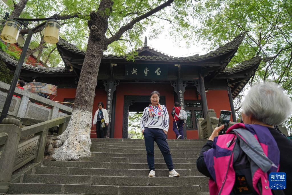 重庆奉节:“诗城”风光引游人