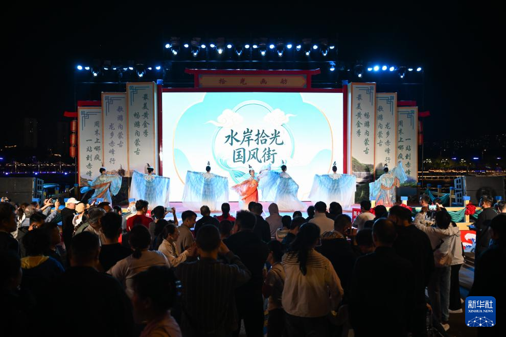 内蒙古赤峰市:特色街区点亮夜经济