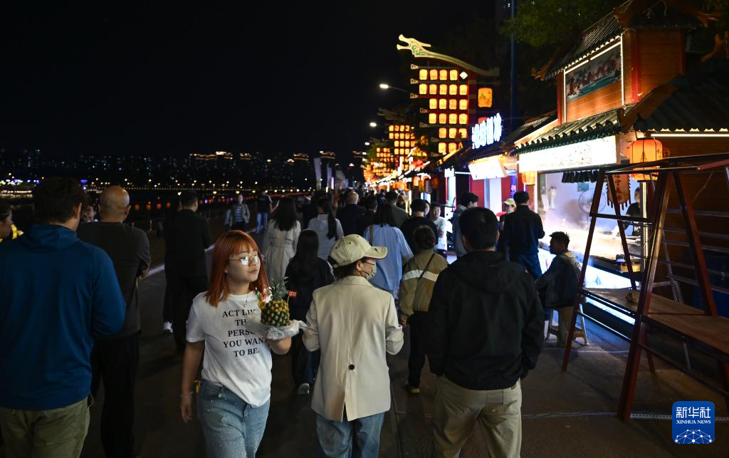 内蒙古赤峰市:特色街区点亮夜经济